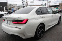 BMW 3シリーズ 320i Mｽﾎﾟｰﾂ ｺﾝﾌｫｰﾄP ｼｰﾄﾋｰﾀｰ ｵﾌﾟｼｮﾝ19AW 追従ACC ｽﾃｱﾘﾝｸﾞｻﾎﾟｰﾄ BMWﾗｲﾌﾞｺｯｸﾋﾟｯﾄﾞLEDﾍｯﾄﾞﾗｲﾄ ｵｰﾄﾊｲﾋﾞｰﾑ ﾜｲﾔﾚｽ充電 ﾊｰﾌﾚｻﾞｰ電動ｼｰﾄ 電動ﾄﾗﾝｸ 3ｿﾞｰﾝｴｱｺﾝ ｱｯﾌﾟﾙｶｰﾌﾟﾚｲ ﾀｯﾁ画面HDDﾅﾋﾞ2年保証