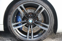 BMW Mシリーズ M2ｸｰﾍﾟMDCT ｻﾝﾙｰﾌ 370馬力 直6ﾀｰﾎﾞ7速DCT ﾋｰﾀｰ黒革 ﾊｰﾏﾝｶｰﾄﾞﾝｻｳﾝﾄﾞﾌﾙｾｸﾞTV HDDﾅﾋﾞBｶﾒﾗ 専用19AW 衝突軽減ﾌﾞﾚｰｷ 車線逸脱警告 歩行者警告 ﾌﾞﾚｰｷ付ｸﾙｺﾝ ｽﾏｰﾄｷｰ ｶｰﾎﾞﾝｲﾝﾃﾘｱﾄﾘﾑ ﾊﾟﾄﾞﾙｼﾌﾄ 2年保証