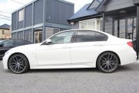 BMW 3シリーズ 320i Mｽﾎﾟｰﾂ 前期最終 追従ACC ﾋｰﾀｰ赤革 MPerformance20AW&ｲﾝﾃﾘｱﾄﾘﾑ&ｽﾃｱﾘﾝｸﾞﾎｲｰﾙ 衝突軽減ﾌﾞﾚｰｷ 車線逸脱警告 歩行者警告 ﾀｯﾁﾊﾟｯﾄﾞ対応HDDﾅﾋﾞﾐﾗｰETC2.0 専用ｴｱﾛ 直噴ﾀｰﾎﾞ8速AT 2年保証