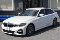 BMW 3シリーズ 320i Mｽﾎﾟｰﾂ ﾊｲﾗｲﾝ ｺﾝﾌｫｰﾄP ﾋｰﾀｰ黒革 360度ｶﾒﾗ 電動ﾄﾗﾝｸ Hi-fiｽﾋﾟｰｶｰ 追従ACC ｽﾃｱﾘﾝｸﾞｻﾎﾟｰﾄ ﾀｯﾁ画面HDDﾅﾋﾞｱｯﾌﾟﾙｶｰﾌﾟﾚｲ LEDﾍｯﾄﾞﾗｲﾄ ｵｰﾄﾊｲﾋﾞｰﾑ 専用ｴｱﾛ ﾜｲﾔﾚｽ充電 Pｱｼｽﾄﾌﾟﾗｽ PDC緊急ﾌﾞﾚｰｷ 2年保証