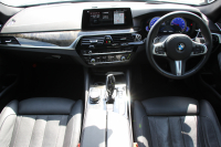 BMW 5シリーズ 530i Mｽﾎﾟｰﾂ ｺﾝﾌｫｰﾄP ｲﾉﾍﾞｰｼｮﾝP 252馬力 ﾏｯｻｰｼﾞﾍﾞﾝﾁﾚｰｼｮﾝ 全席ﾋｰﾀｰ黒革 ｺﾝﾌｫｰﾄｼｰﾄ ﾃﾞｨｽﾌﾟﾚｲｷｰ ﾘﾓｰﾄP ｼﾞｪｽﾁｬｰC HUD 追従ACC 液晶ﾒｰﾀｰ ﾀｯﾁ画面HDDﾅﾋﾞTV 360度ｶﾒﾗ 電動ﾄﾗﾝｸ LEDﾍｯﾄﾞﾗｲﾄ ｵｰﾄﾊｲﾋﾞｰﾑ 2年保証