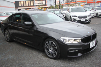 BMW 5シリーズ 530i Mｽﾎﾟｰﾂ ｺﾝﾌｫｰﾄP ｲﾉﾍﾞｰｼｮﾝP 252馬力 ﾏｯｻｰｼﾞﾍﾞﾝﾁﾚｰｼｮﾝ 全席ﾋｰﾀｰ黒革 ｺﾝﾌｫｰﾄｼｰﾄ ﾃﾞｨｽﾌﾟﾚｲｷｰ ﾘﾓｰﾄP ｼﾞｪｽﾁｬｰC HUD 追従ACC 液晶ﾒｰﾀｰ ﾀｯﾁ画面HDDﾅﾋﾞTV 360度ｶﾒﾗ 電動ﾄﾗﾝｸ LEDﾍｯﾄﾞﾗｲﾄ ｵｰﾄﾊｲﾋﾞｰﾑ 2年保証
