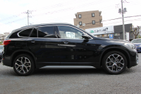 BMW X1 Xdrive18d Xﾗｲﾝ ﾊｲﾗｲﾝ ｱﾄﾞﾊﾞﾝｽﾄﾞP ｺﾝﾌｫｰﾄP 後期 ﾌｪｲｽﾘﾌﾄ後 ｵｲｽﾀｰﾚｻﾞｰ ｼｰﾄﾋｰﾀｰ 追従ACC HUD LEDﾍｯﾄﾞﾗｲﾄ&ﾃｰﾙ 電動ﾄﾗﾝｸ ｻﾃﾝｳｲﾝﾄﾞｳﾓｰﾙ ﾀｯﾁ画面HDDﾅﾋﾞﾜｲﾔﾚｽ充電 衝突軽減ﾌﾞﾚｰｷ 車線逸脱警告 歩行者警告 2年保証
