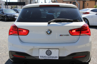 BMW 1シリーズ M140i 後期 340馬力 直6ﾀｰﾎﾞB58新ｴﾝｼﾞﾝ ﾋｰﾀｰ赤革 LEDﾍｯﾄﾞﾗｲﾄ ｱﾀﾞﾌﾟﾃｨﾌﾞMｻｽ 専用ﾌﾞﾚｰｷ 18AW HDDﾅﾋﾞ衝突軽減ﾌﾞﾚｰｷ 車線逸脱警告 歩行者警告 ﾌﾞﾚｰｷ付ｸﾙｺﾝ 専用ｴｱﾛ 後輪駆動 2年保証