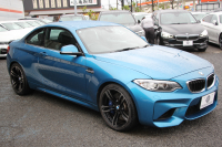 BMW Mシリーズ M2ｸｰﾍﾟMDCT 370馬力 直6ﾀｰﾎﾞ7速DCT ﾋｰﾀｰ黒革 HDDﾅﾋﾞBｶﾒﾗ 専用19AW 専用ﾌﾞﾚｰｷ 衝突軽減ﾌﾞﾚｰｷ 車線逸脱警告 歩行者警告 ﾌﾞﾚｰｷ付ｸﾙｺﾝ ｽﾏｰﾄｷｰ ｶｰﾎﾞﾝｲﾝﾃﾘｱﾄﾘﾑ ﾊﾟﾄﾞﾙｼﾌﾄ 2年保証