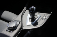 BMW Mシリーズ M2ｸｰﾍﾟMDCT 370馬力 直6ﾀｰﾎﾞ7速DCT ﾋｰﾀｰ黒革 HDDﾅﾋﾞBｶﾒﾗ 専用19AW 専用ﾌﾞﾚｰｷ 衝突軽減ﾌﾞﾚｰｷ 車線逸脱警告 歩行者警告 ﾌﾞﾚｰｷ付ｸﾙｺﾝ ｽﾏｰﾄｷｰ ｶｰﾎﾞﾝｲﾝﾃﾘｱﾄﾘﾑ ﾊﾟﾄﾞﾙｼﾌﾄ 2年保証