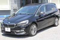 BMW 2シリーズ 218d ｸﾞﾗﾝﾂｱﾗｰ ﾗｸﾞｼﾞｭｱﾘｰ 後期 ﾌｪｲｽﾘﾌﾄ後 3列7人乗 ADｱｸﾃｨﾌﾞｾｰﾌﾃｨ&ｺﾝﾌｫｰﾄP 追従ACC HUD ﾋｰﾀｰ黒革 電動ﾄﾗﾝｸ LEDﾍｯﾄﾞﾗｲﾄ ﾀｯﾁ画面HDDﾅﾋﾞﾊﾟｰｷﾝｸﾞｱｼｽﾄ 衝突軽減ﾌﾞﾚｰｷ 車線逸脱警告 歩行者警告 2年保証