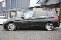 BMW 2シリーズ 218d ｸﾞﾗﾝﾂｱﾗｰ ﾗｸﾞｼﾞｭｱﾘｰ 後期 ﾌｪｲｽﾘﾌﾄ後 3列7人乗 ADｱｸﾃｨﾌﾞｾｰﾌﾃｨ&ｺﾝﾌｫｰﾄP 追従ACC HUD ﾋｰﾀｰ黒革 電動ﾄﾗﾝｸ LEDﾍｯﾄﾞﾗｲﾄ ﾀｯﾁ画面HDDﾅﾋﾞﾊﾟｰｷﾝｸﾞｱｼｽﾄ 衝突軽減ﾌﾞﾚｰｷ 車線逸脱警告 歩行者警告 2年保証