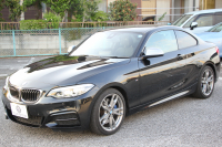BMW 2シリーズ M240i ｸｰﾍﾟ後期 1ｵｰﾅ ﾌｪｲｽﾘﾌﾄ後 B58新ｴﾝｼﾞﾝ 340馬力 ｼｰﾄﾋｰﾀｰ LEDﾍｯﾄﾞﾗｲﾄ LEDﾃｰﾙ ｱﾀﾞﾌﾟﾃｨﾌﾞMｻｽ ﾀｯﾁ画面HDDﾅﾋﾞPｱｼｽﾄ ﾊﾟﾄﾞﾙｼﾌﾄ 8速AT 18AW ﾌﾞﾚｰｷ付ｸﾙｺﾝ 衝突軽減ﾌﾞﾚｰｷ 車線逸脱警告 歩行者警告 2年保証