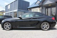 BMW 2シリーズ M240i ｸｰﾍﾟ後期 1ｵｰﾅ ﾌｪｲｽﾘﾌﾄ後 B58新ｴﾝｼﾞﾝ 340馬力 ｼｰﾄﾋｰﾀｰ LEDﾍｯﾄﾞﾗｲﾄ LEDﾃｰﾙ ｱﾀﾞﾌﾟﾃｨﾌﾞMｻｽ ﾀｯﾁ画面HDDﾅﾋﾞPｱｼｽﾄ ﾊﾟﾄﾞﾙｼﾌﾄ 8速AT 18AW ﾌﾞﾚｰｷ付ｸﾙｺﾝ 衝突軽減ﾌﾞﾚｰｷ 車線逸脱警告 歩行者警告 2年保証