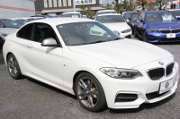 BMW 2シリーズ M235i ｸｰﾍﾟ直6ﾀｰﾎﾞ326馬力 ｱﾀﾞﾌﾟﾃｨﾌﾞMｻｽ 専用ﾌﾞﾚｰｷ Bｶﾒﾗ&ﾘｱ障害物ｿﾅｰ 衝突軽減ﾌﾞﾚｰｷ 車線逸脱警告 歩行者警告 ﾌﾞﾚｰｷ付ｸﾙｺﾝ 左右独立ｵｰﾄｴｱｺﾝ HDDﾅﾋﾞBluetooth接続 18AW ﾊﾟﾄﾞﾙｼﾌﾄ 2年保証