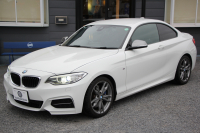 BMW 2シリーズ M235i ｸｰﾍﾟ直6ﾀｰﾎﾞ326馬力 ｱﾀﾞﾌﾟﾃｨﾌﾞMｻｽ 専用ﾌﾞﾚｰｷ Bｶﾒﾗ&ﾘｱ障害物ｿﾅｰ 衝突軽減ﾌﾞﾚｰｷ 車線逸脱警告 歩行者警告 ﾌﾞﾚｰｷ付ｸﾙｺﾝ 左右独立ｵｰﾄｴｱｺﾝ HDDﾅﾋﾞBluetooth接続 18AW ﾊﾟﾄﾞﾙｼﾌﾄ 2年保証