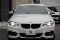 BMW 2シリーズ M235i ｸｰﾍﾟ直6ﾀｰﾎﾞ326馬力 ｱﾀﾞﾌﾟﾃｨﾌﾞMｻｽ 専用ﾌﾞﾚｰｷ Bｶﾒﾗ&ﾘｱ障害物ｿﾅｰ 衝突軽減ﾌﾞﾚｰｷ 車線逸脱警告 歩行者警告 ﾌﾞﾚｰｷ付ｸﾙｺﾝ 左右独立ｵｰﾄｴｱｺﾝ HDDﾅﾋﾞBluetooth接続 18AW ﾊﾟﾄﾞﾙｼﾌﾄ 2年保証