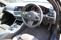 BMW 3シリーズ 330i Mｽﾎﾟｰﾂ ｺﾝﾌｫｰﾄP ☆GW期間中限定掲載☆高出力 258馬力 追従ACC 渋滞時ﾊﾝｽﾞｵﾌ 360度ｶﾒﾗ Pｱｼｽﾄﾌﾟﾗｽ LEDﾍｯﾄﾞﾗｲﾄ ｵｰﾄﾊｲﾋﾞｰﾑ Mｽﾎﾟｰﾂﾌﾞﾚｰｷ ｼｰﾄﾋｰﾀｰ ﾀｯﾁ画面HDDﾅﾋﾞｱｯﾌﾟﾙｶｰﾌﾟﾚｲ 電動ﾄﾗﾝｸ ﾜｲﾔﾚｽ充電 2年保証