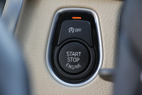 BMW 3シリーズ 320d ﾂｰﾘﾝｸﾞﾗｸﾞｼﾞｭｱﾘｰ 前期最終 真珠色 ﾋｰﾀｰ付ｳﾞｪﾈﾄﾍﾞｰｼﾞｭﾚｻﾞｰ 追従ACC 衝突軽減ﾌﾞﾚｰｷ 車線逸脱警告 歩行者警告 ﾀｯﾁﾊﾟｯﾄﾞ対応iﾄﾞﾗｲﾌﾞHDDﾅﾋﾞBluetooth接続 電動ﾄﾗﾝｸ Bｶﾒﾗ ｽﾏｰﾄｷｰ ﾐﾗｰETC2.0 ｸﾛｰﾑﾗｲﾝ 2年保証