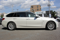 BMW 3シリーズ 320d ﾂｰﾘﾝｸﾞﾗｸﾞｼﾞｭｱﾘｰ 前期最終 真珠色 ﾋｰﾀｰ付ｳﾞｪﾈﾄﾍﾞｰｼﾞｭﾚｻﾞｰ 追従ACC 衝突軽減ﾌﾞﾚｰｷ 車線逸脱警告 歩行者警告 ﾀｯﾁﾊﾟｯﾄﾞ対応iﾄﾞﾗｲﾌﾞHDDﾅﾋﾞBluetooth接続 電動ﾄﾗﾝｸ Bｶﾒﾗ ｽﾏｰﾄｷｰ ﾐﾗｰETC2.0 ｸﾛｰﾑﾗｲﾝ 2年保証