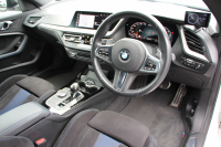 BMW 2シリーズ M235i Xdrive ｸﾞﾗﾝｸｰﾍﾟｾﾚｸﾄP 306馬力 4WD ｼｰﾄﾋｰﾀｰ Mｽﾎﾟｰﾂｼｰﾄ Mｼｰﾄﾍﾞﾙﾄ ｱﾀﾞﾌﾟﾃｨﾌﾞｻｽ Hifiｽﾋﾟｰｶｰ 追従ACC LEDﾍｯﾄﾞﾗｲﾄ 専用18AW Mspﾌﾞﾚｰｷ Applecarplay ﾀｯﾁ画面HDDﾅﾋﾞPｱｼｽﾄ ﾜｲﾔﾚｽ充電 2年保証