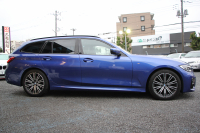 BMW 3シリーズ 320d Xdrive ﾂｰﾘﾝｸﾞMｽﾎﾟｰﾂ ｺﾝﾌｫｰﾄP 追従ACC 渋滞ﾊﾝｽﾞｵﾌ ｼｰﾄﾋｰﾀｰ LEDﾍｯﾄﾞﾗｲﾄ ｵｰﾄﾊｲﾋﾞｰﾑ ｱｯﾌﾟﾙｶｰﾌﾟﾚｲ ﾌﾙｾｸﾞTV ﾀｯﾁ画面HDDﾅﾋﾞPｱｼｽﾄ 専用ｴｱﾛ ﾊﾟﾄﾞﾙｼﾌﾄ 電動ﾄﾗﾝｸ ﾊｰﾌﾚｻﾞｰ 2年保証