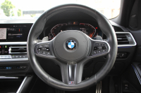 BMW 3シリーズ 320d Xdrive ﾂｰﾘﾝｸﾞMｽﾎﾟｰﾂ ｺﾝﾌｫｰﾄP 追従ACC 渋滞ﾊﾝｽﾞｵﾌ ｼｰﾄﾋｰﾀｰ LEDﾍｯﾄﾞﾗｲﾄ ｵｰﾄﾊｲﾋﾞｰﾑ ｱｯﾌﾟﾙｶｰﾌﾟﾚｲ ﾌﾙｾｸﾞTV ﾀｯﾁ画面HDDﾅﾋﾞPｱｼｽﾄ 専用ｴｱﾛ ﾊﾟﾄﾞﾙｼﾌﾄ 電動ﾄﾗﾝｸ ﾊｰﾌﾚｻﾞｰ 2年保証