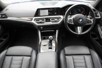 BMW 3シリーズ 320d Xdrive Mｽﾎﾟｰﾂ ﾃﾞﾋﾞｭｰP ｺﾝﾌｫｰﾄP 4WD ﾋｰﾀｰ黒革 専用ﾌﾞﾙｰｽﾃｯﾁ 19AW LEDﾍｯﾄﾞﾗｲﾄ 追従ACC ｽﾃｱﾘﾝｸﾞｻﾎﾟｰﾄ ｱｯﾌﾟﾙｶｰﾌﾟﾚｲ ﾀｯﾁ画面HDDﾅﾋﾞBMWﾗｲﾌﾞｺｯｸﾋﾟｯﾄﾞ電動ﾄﾗﾝｸ Hi-fiｽﾋﾟｰｶｰ ｱﾝﾋﾞｴﾝﾝﾄﾗｲﾄ 2年保証