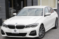 BMW 3シリーズ 320i Mｽﾎﾟｰﾂ ﾊｲﾗｲﾝ ｺﾝﾌｫｰﾄP ｺﾆｬｯｸﾚｻﾞｰ ｼｰﾄﾋｰﾀｰ 追従ACC 渋滞ﾊﾝｽﾞｵﾌ 電動ﾄﾗﾝｸ Hi-fiｽﾋﾟｰｶｰ ｽﾃｱﾘﾝｸﾞｻﾎﾟｰﾄ ﾀｯﾁ画面HDDﾅﾋﾞｱｯﾌﾟﾙｶｰﾌﾟﾚｲ LEDﾍｯﾄﾞﾗｲﾄ ｵｰﾄﾊｲﾋﾞｰﾑ 専用ｴｱﾛ ﾜｲﾔﾚｽ充電 ｱｸﾃｨﾌﾞPDC緊急ﾌﾞﾚｰｷ 2年保証