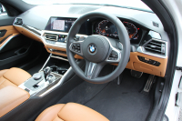 BMW 3シリーズ 320i Mｽﾎﾟｰﾂ ﾊｲﾗｲﾝ ｺﾝﾌｫｰﾄP ｺﾆｬｯｸﾚｻﾞｰ ｼｰﾄﾋｰﾀｰ 追従ACC 渋滞ﾊﾝｽﾞｵﾌ 電動ﾄﾗﾝｸ Hi-fiｽﾋﾟｰｶｰ ｽﾃｱﾘﾝｸﾞｻﾎﾟｰﾄ ﾀｯﾁ画面HDDﾅﾋﾞｱｯﾌﾟﾙｶｰﾌﾟﾚｲ LEDﾍｯﾄﾞﾗｲﾄ ｵｰﾄﾊｲﾋﾞｰﾑ 専用ｴｱﾛ ﾜｲﾔﾚｽ充電 ｱｸﾃｨﾌﾞPDC緊急ﾌﾞﾚｰｷ 2年保証