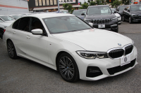 BMW 3シリーズ 320i Mｽﾎﾟｰﾂ ﾊｲﾗｲﾝ ｺﾝﾌｫｰﾄP ｺﾆｬｯｸﾚｻﾞｰ ｼｰﾄﾋｰﾀｰ 追従ACC 渋滞ﾊﾝｽﾞｵﾌ 電動ﾄﾗﾝｸ Hi-fiｽﾋﾟｰｶｰ ｽﾃｱﾘﾝｸﾞｻﾎﾟｰﾄ ﾀｯﾁ画面HDDﾅﾋﾞｱｯﾌﾟﾙｶｰﾌﾟﾚｲ LEDﾍｯﾄﾞﾗｲﾄ ｵｰﾄﾊｲﾋﾞｰﾑ 専用ｴｱﾛ ﾜｲﾔﾚｽ充電 ｱｸﾃｨﾌﾞPDC緊急ﾌﾞﾚｰｷ 2年保証