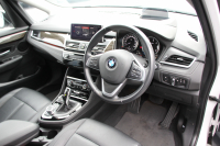 BMW 2シリーズ 218d ｸﾞﾗﾝﾂｱﾗｰ ﾗｸﾞｼﾞｭｱﾘｰ 最終ﾓﾃﾞﾙ 型式変更後3DA-6W20 3列7人乗り ADｱｸﾃｨﾌﾞｾｰﾌﾃｨ&ｺﾝﾌｫｰﾄP 追従ACC HUD ﾋｰﾀｰ黒革 電動ﾄﾗﾝｸ LEDﾍｯﾄﾞﾗｲﾄ ﾒﾓﾘｰ付電動ｼｰﾄ ﾀｯﾁ画面HDDﾅﾋﾞﾊﾟｰｷﾝｸﾞｱｼｽﾄ 2年保証