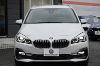 BMW 2シリーズ 218d ｸﾞﾗﾝﾂｱﾗｰ ﾗｸﾞｼﾞｭｱﾘｰ 最終ﾓﾃﾞﾙ 型式変更後3DA-6W20 3列7人乗り ADｱｸﾃｨﾌﾞｾｰﾌﾃｨ&ｺﾝﾌｫｰﾄP 追従ACC HUD ﾋｰﾀｰ黒革 電動ﾄﾗﾝｸ LEDﾍｯﾄﾞﾗｲﾄ ﾒﾓﾘｰ付電動ｼｰﾄ ﾀｯﾁ画面HDDﾅﾋﾞﾊﾟｰｷﾝｸﾞｱｼｽﾄ 2年保証