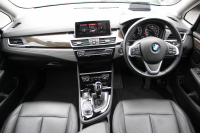 BMW 2シリーズ 218d ｸﾞﾗﾝﾂｱﾗｰ ﾗｸﾞｼﾞｭｱﾘｰ 最終ﾓﾃﾞﾙ 型式変更後3DA-6W20 3列7人乗り ADｱｸﾃｨﾌﾞｾｰﾌﾃｨ&ｺﾝﾌｫｰﾄP 追従ACC HUD ﾋｰﾀｰ黒革 電動ﾄﾗﾝｸ LEDﾍｯﾄﾞﾗｲﾄ ﾒﾓﾘｰ付電動ｼｰﾄ ﾀｯﾁ画面HDDﾅﾋﾞﾊﾟｰｷﾝｸﾞｱｼｽﾄ 2年保証
