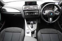 BMW 1シリーズ M140i 後期 340馬力 直6ﾀｰﾎﾞB58新ｴﾝｼﾞﾝ LEDﾍｯﾄﾞﾗｲﾄ ｱﾀﾞﾌﾟﾃｨﾌﾞMｻｽ 専用ﾌﾞﾚｰｷ 専用18AW HDDﾅﾋﾞ衝突軽減ﾌﾞﾚｰｷ 車線逸脱警告 歩行者警告 ﾌﾞﾚｰｷ付ｸﾙｺﾝ 専用ｴｱﾛ 後輪駆動 2年保証
