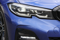 BMW 3シリーズ 320i Mｽﾎﾟｰﾂ ﾃﾞﾋﾞｭｰP ｺﾝﾌｫｰﾄP ﾋｰﾀｰ黒革 専用ﾌﾞﾙｰｽﾃｯﾁ 19AW 追従ACC 渋滞ﾊﾝｽﾞｵﾌ LEDﾍｯﾄﾞﾗｲﾄ ｵｰﾄﾊｲﾋﾞｰﾑ ﾀｯﾁ画面HDDﾅﾋﾞｱｯﾌﾟﾙｶｰﾌﾟﾚｲ Pｱｼｽﾄ 電動ﾄﾗﾝｸ ｽﾏｰﾄｷｰ 専用ｴｱﾛ ﾌﾞﾗｯｸｷﾄﾞﾆｰｸﾞﾘﾙ 2年保証