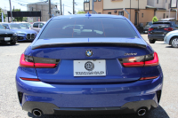 BMW 3シリーズ 320i Mｽﾎﾟｰﾂ ﾃﾞﾋﾞｭｰP ｺﾝﾌｫｰﾄP ﾋｰﾀｰ黒革 専用ﾌﾞﾙｰｽﾃｯﾁ 19AW 追従ACC 渋滞ﾊﾝｽﾞｵﾌ LEDﾍｯﾄﾞﾗｲﾄ ｵｰﾄﾊｲﾋﾞｰﾑ ﾀｯﾁ画面HDDﾅﾋﾞｱｯﾌﾟﾙｶｰﾌﾟﾚｲ Pｱｼｽﾄ 電動ﾄﾗﾝｸ ｽﾏｰﾄｷｰ 専用ｴｱﾛ ﾌﾞﾗｯｸｷﾄﾞﾆｰｸﾞﾘﾙ 2年保証