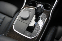 BMW 3シリーズ 320i Mｽﾎﾟｰﾂ ﾃﾞﾋﾞｭｰP ｺﾝﾌｫｰﾄP ﾋｰﾀｰ黒革 専用ﾌﾞﾙｰｽﾃｯﾁ 19AW 追従ACC 渋滞ﾊﾝｽﾞｵﾌ LEDﾍｯﾄﾞﾗｲﾄ ｵｰﾄﾊｲﾋﾞｰﾑ ﾀｯﾁ画面HDDﾅﾋﾞｱｯﾌﾟﾙｶｰﾌﾟﾚｲ Pｱｼｽﾄ 電動ﾄﾗﾝｸ ｽﾏｰﾄｷｰ 専用ｴｱﾛ ﾌﾞﾗｯｸｷﾄﾞﾆｰｸﾞﾘﾙ 2年保証