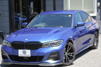 BMW 3シリーズ 320i Mｽﾎﾟｰﾂ ﾃﾞﾋﾞｭｰP ｺﾝﾌｫｰﾄP ﾋｰﾀｰ黒革 専用ﾌﾞﾙｰｽﾃｯﾁ 19AW 追従ACC 渋滞ﾊﾝｽﾞｵﾌ LEDﾍｯﾄﾞﾗｲﾄ ｵｰﾄﾊｲﾋﾞｰﾑ ﾀｯﾁ画面HDDﾅﾋﾞｱｯﾌﾟﾙｶｰﾌﾟﾚｲ Pｱｼｽﾄ 電動ﾄﾗﾝｸ ｽﾏｰﾄｷｰ 専用ｴｱﾛ ﾌﾞﾗｯｸｷﾄﾞﾆｰｸﾞﾘﾙ 2年保証