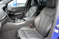 BMW 3シリーズ 320i Mｽﾎﾟｰﾂ ﾃﾞﾋﾞｭｰP ｺﾝﾌｫｰﾄP ﾋｰﾀｰ黒革 専用ﾌﾞﾙｰｽﾃｯﾁ 19AW 追従ACC 渋滞ﾊﾝｽﾞｵﾌ LEDﾍｯﾄﾞﾗｲﾄ ｵｰﾄﾊｲﾋﾞｰﾑ ﾀｯﾁ画面HDDﾅﾋﾞｱｯﾌﾟﾙｶｰﾌﾟﾚｲ Pｱｼｽﾄ 電動ﾄﾗﾝｸ ｽﾏｰﾄｷｰ 専用ｴｱﾛ ﾌﾞﾗｯｸｷﾄﾞﾆｰｸﾞﾘﾙ 2年保証