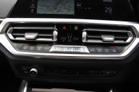BMW 3シリーズ 320i Mｽﾎﾟｰﾂ ﾃﾞﾋﾞｭｰP ｺﾝﾌｫｰﾄP ﾋｰﾀｰ黒革 専用ﾌﾞﾙｰｽﾃｯﾁ 19AW 追従ACC 渋滞ﾊﾝｽﾞｵﾌ LEDﾍｯﾄﾞﾗｲﾄ ｵｰﾄﾊｲﾋﾞｰﾑ ﾀｯﾁ画面HDDﾅﾋﾞｱｯﾌﾟﾙｶｰﾌﾟﾚｲ Pｱｼｽﾄ 電動ﾄﾗﾝｸ ｽﾏｰﾄｷｰ 専用ｴｱﾛ ﾌﾞﾗｯｸｷﾄﾞﾆｰｸﾞﾘﾙ 2年保証