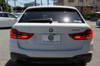 BMW 5シリーズ 530i ﾂｰﾘﾝｸﾞMｽﾎﾟｰﾂ ﾃﾞﾋﾞｭｰP 252馬力 高出力 1ｵﾅ 全席ﾋｰﾀｰ黒革 全ﾄﾞｱｿﾌﾄｸﾛｰｽﾞｼﾞｪｽﾁｬｰC HUD Mﾊﾟﾌｫｰﾏﾝｽ20AW ﾀｯﾁ画面HDDﾅﾋﾞTV 360度ｶﾒﾗ LEDﾍｯﾄﾞﾗｲﾄ ｵｰﾄﾊｲﾋﾞｰﾑ 電動ﾘｱｹﾞｰﾄ 液晶ﾒｰﾀｰ 専用ｴｱﾛ 2年保証
