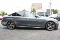 BMW 3シリーズ 320i Mｽﾎﾟｰﾂ ﾊｲﾗｲﾝ ｺﾝﾌｫｰﾄP ﾋｰﾀｰ黒革 HUD 追従ACC 渋滞ﾊﾝｽﾞｵﾌ individual19AW 電動ﾄﾗﾝｸ Hi-fiｽﾋﾟｰｶｰ ﾀｯﾁ画面HDDﾅﾋﾞｱｯﾌﾟﾙｶｰﾌﾟﾚｲ LEDﾍｯﾄﾞﾗｲﾄ ｵｰﾄﾊｲﾋﾞｰﾑ Pｱｼｽﾄ 専用ｴｱﾛ ﾜｲﾔﾚｽ充電 BMWﾗｲﾌﾞｺｯｸﾋﾟｯﾄﾞ2年保証