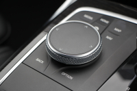 BMW 3シリーズ 320i Mｽﾎﾟｰﾂ ﾊｲﾗｲﾝ ｺﾝﾌｫｰﾄP ﾋｰﾀｰ黒革 HUD 追従ACC 渋滞ﾊﾝｽﾞｵﾌ individual19AW 電動ﾄﾗﾝｸ Hi-fiｽﾋﾟｰｶｰ ﾀｯﾁ画面HDDﾅﾋﾞｱｯﾌﾟﾙｶｰﾌﾟﾚｲ LEDﾍｯﾄﾞﾗｲﾄ ｵｰﾄﾊｲﾋﾞｰﾑ Pｱｼｽﾄ 専用ｴｱﾛ ﾜｲﾔﾚｽ充電 BMWﾗｲﾌﾞｺｯｸﾋﾟｯﾄﾞ2年保証