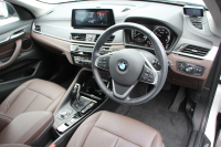 BMW X1 Xdrive18d Xﾗｲﾝ ｴﾃﾞｨｼｮﾝｼﾞｮｲﾌﾟﾗｽ ﾊｲﾗｲﾝ ｺﾝﾌｫｰﾄP 後期 ﾌｪｲｽﾘﾌﾄ後 真珠色 ﾋｰﾀｰ茶革 追従ACC LEDﾍｯﾄﾞﾗｲﾄ&ﾃｰﾙ 電動ﾄﾗﾝｸ ﾀｯﾁ画面HDDﾅﾋﾞ衝突軽減ﾌﾞﾚｰｷ 車線逸脱警告 歩行者警告 専用18AW ｳｯﾄﾞﾊﾟﾈﾙ 2年保証