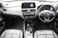 BMW X1 Xdrive18d Xﾗｲﾝ ｴﾃﾞｨｼｮﾝｼﾞｮｲﾌﾟﾗｽ ﾊｲﾗｲﾝ ｺﾝﾌｫｰﾄ&ｱﾄﾞﾊﾞﾝｽﾄﾞP 後期 ﾌｪｲｽﾘﾌﾄ後 ﾋｰﾀｰ黒革 追従ACC HUD LEDﾍｯﾄﾞﾗｲﾄ&ﾃｰﾙ 電動ﾄﾗﾝｸ ﾀｯﾁ画面HDDﾅﾋﾞ衝突軽減ﾌﾞﾚｰｷ 車線逸脱警告 歩行者警告 専用18AW ﾜｲﾔﾚｽ充電 2年保証