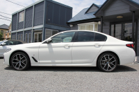 BMW 5シリーズ 523d Xdrive Mｽﾎﾟｰﾂ ｴﾃﾞｨｼｮﾝｼﾞｮｲﾌﾟﾗｽ 後期 4WD ｺﾆｬｯｸﾚｻﾞｰ ｼｰﾄﾋｰﾀｰ 渋滞ﾊﾝｽﾞｵﾌ LEDﾍｯﾄﾞﾗｲﾄ ｵｰﾄﾊｲﾋﾞｰﾑ 360度ｶﾒﾗ BMWﾗｲﾌﾞｺｯｸﾋﾟｯﾄ ﾀｯﾁ画面HDDﾅﾋﾞTV ｱｯﾌﾟﾙｶｰﾌﾟﾚｲ 追従ACC HUD 電動ﾄﾗﾝｸ 2年保証