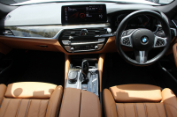 BMW 5シリーズ 523d Xdrive Mｽﾎﾟｰﾂ ｴﾃﾞｨｼｮﾝｼﾞｮｲﾌﾟﾗｽ 後期 4WD ｺﾆｬｯｸﾚｻﾞｰ ｼｰﾄﾋｰﾀｰ 渋滞ﾊﾝｽﾞｵﾌ LEDﾍｯﾄﾞﾗｲﾄ ｵｰﾄﾊｲﾋﾞｰﾑ 360度ｶﾒﾗ BMWﾗｲﾌﾞｺｯｸﾋﾟｯﾄ ﾀｯﾁ画面HDDﾅﾋﾞTV ｱｯﾌﾟﾙｶｰﾌﾟﾚｲ 追従ACC HUD 電動ﾄﾗﾝｸ 2年保証