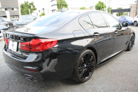 BMW 5シリーズ 530i ｴﾃﾞｨｼｮﾝﾐｯｼｮﾝｲﾝﾎﾟｯｼﾌﾞﾙ 特別仕様車 252馬力 ﾅｲﾄﾌﾞﾙｰﾚｻﾞｰ ｱﾀﾞﾌﾟﾃｨﾌﾞｻｽ ﾊｰﾏﾝｶｰﾄﾞﾝ HUD  追従ACC ｽﾃｱﾘﾝｸﾞｻﾎﾟｰﾄ ﾀｯﾁ画面HDDﾅﾋﾞTV LEDﾍｯﾄﾞﾗｲﾄ ｵｰﾄﾊｲﾋﾞｰﾑ 電動ﾄﾗﾝｸ 360度ｶﾒﾗ 全席ﾋｰﾀｰ ﾌﾞﾗｯｸ19AW 2年保証