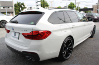 BMW 5シリーズ 530i ﾂｰﾘﾝｸﾞMｽﾎﾟｰﾂ ｾﾚｸﾄP 型式変更後ABA-JT20 新ﾒｰﾀｰ 252馬力 ﾊﾟﾉﾗﾏｻﾝﾙｰﾌ ﾊｰﾏﾝｶｰﾄﾞﾝｻﾗｳﾝﾄﾞ4ｿﾞｰﾝｴｱｺﾝ 全席ﾋｰﾀｰ黒革 HUD 追従ACC ｽﾃｱﾘﾝｸﾞｻﾎﾟｰﾄ 液晶ﾒｰﾀｰ ﾀｯﾁ画面ﾅﾋﾞTV 360度ｶﾒﾗ LEDﾍｯﾄﾞﾗｲﾄ Mspﾌﾞﾚｰｷ 電動ﾘｱｹﾞｰﾄ 2年保証