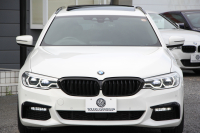 BMW 5シリーズ 530i ﾂｰﾘﾝｸﾞMｽﾎﾟｰﾂ ｾﾚｸﾄP 型式変更後ABA-JT20 新ﾒｰﾀｰ 252馬力 ﾊﾟﾉﾗﾏｻﾝﾙｰﾌ ﾊｰﾏﾝｶｰﾄﾞﾝｻﾗｳﾝﾄﾞ4ｿﾞｰﾝｴｱｺﾝ 全席ﾋｰﾀｰ黒革 HUD 追従ACC ｽﾃｱﾘﾝｸﾞｻﾎﾟｰﾄ 液晶ﾒｰﾀｰ ﾀｯﾁ画面ﾅﾋﾞTV 360度ｶﾒﾗ LEDﾍｯﾄﾞﾗｲﾄ Mspﾌﾞﾚｰｷ 電動ﾘｱｹﾞｰﾄ 2年保証