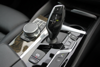 BMW 5シリーズ 530i ﾂｰﾘﾝｸﾞMｽﾎﾟｰﾂ ｾﾚｸﾄP 型式変更後ABA-JT20 新ﾒｰﾀｰ 252馬力 ﾊﾟﾉﾗﾏｻﾝﾙｰﾌ ﾊｰﾏﾝｶｰﾄﾞﾝｻﾗｳﾝﾄﾞ4ｿﾞｰﾝｴｱｺﾝ 全席ﾋｰﾀｰ黒革 HUD 追従ACC ｽﾃｱﾘﾝｸﾞｻﾎﾟｰﾄ 液晶ﾒｰﾀｰ ﾀｯﾁ画面ﾅﾋﾞTV 360度ｶﾒﾗ LEDﾍｯﾄﾞﾗｲﾄ Mspﾌﾞﾚｰｷ 電動ﾘｱｹﾞｰﾄ 2年保証