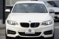BMW 2シリーズ M235i ｸｰﾍﾟ直6ﾀｰﾎﾞ326馬力 ｱﾀﾞﾌﾟﾃｨﾌﾞMｻｽ ｱﾄﾞﾊﾞﾝﾚｰｼﾝｸﾞ18AW 専用ﾌﾞﾚｰｷ 衝突軽減ﾌﾞﾚｰｷ 車線逸脱警告 歩行者警告 ﾌﾞﾚｰｷ付ｸﾙｺﾝ HDDﾅﾋﾞBluetooth接続 Bｶﾒﾗ&ﾘｱPDC ﾊﾟﾄﾞﾙｼﾌﾄ 左右独立ｴｱｺﾝ 2年保証