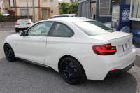 BMW 2シリーズ M235i ｸｰﾍﾟ直6ﾀｰﾎﾞ326馬力 ｱﾀﾞﾌﾟﾃｨﾌﾞMｻｽ ｱﾄﾞﾊﾞﾝﾚｰｼﾝｸﾞ18AW 専用ﾌﾞﾚｰｷ 衝突軽減ﾌﾞﾚｰｷ 車線逸脱警告 歩行者警告 ﾌﾞﾚｰｷ付ｸﾙｺﾝ HDDﾅﾋﾞBluetooth接続 Bｶﾒﾗ&ﾘｱPDC ﾊﾟﾄﾞﾙｼﾌﾄ 左右独立ｴｱｺﾝ 2年保証